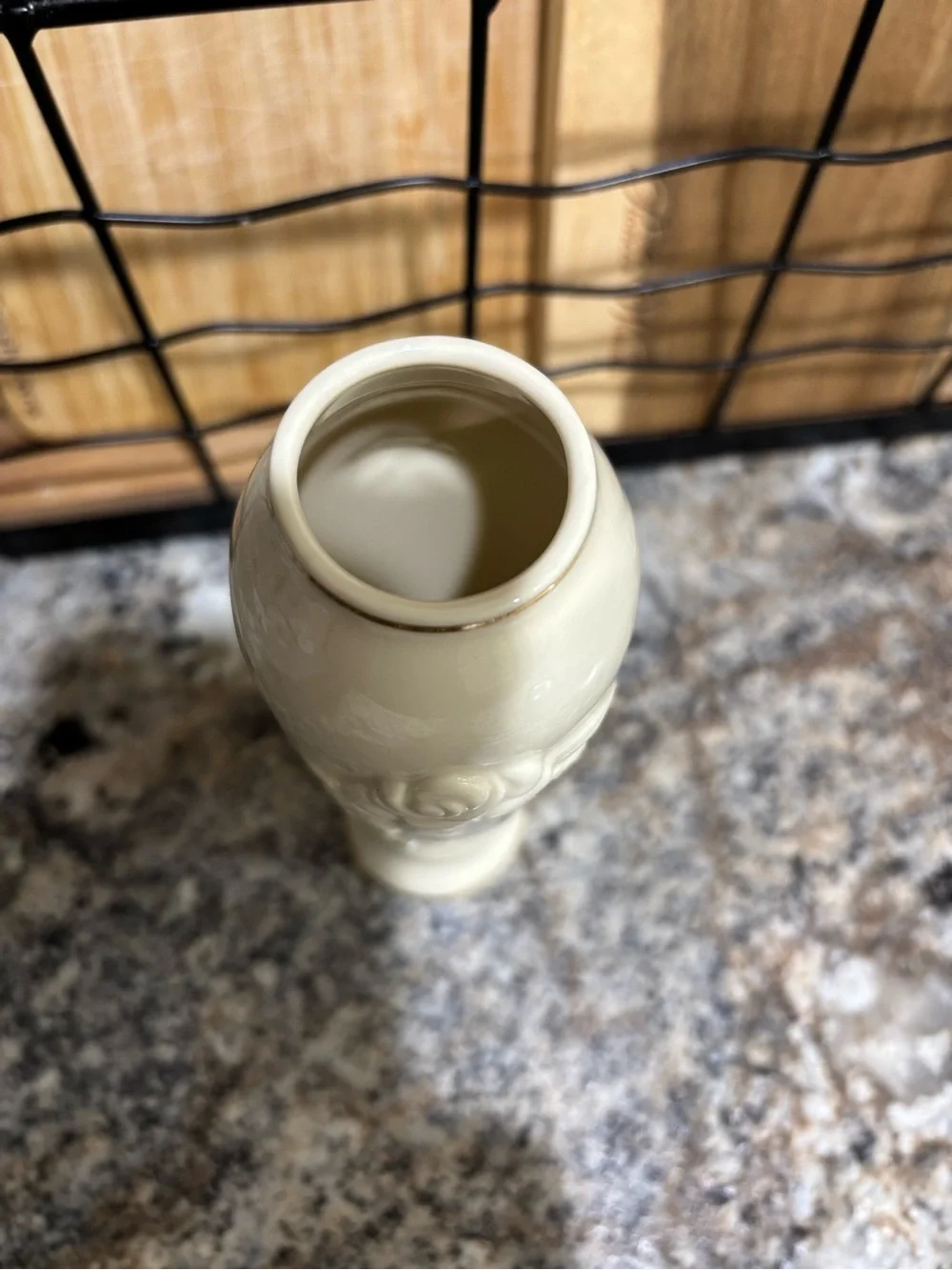 Lenox Ivory Ceramic Rose Bud Vase with Gold Trim 6